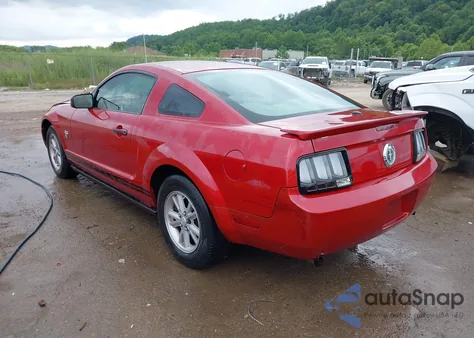 2009 Ford Mustang z USA, uszkodzony, nr VIN 1ZVHT80N895112191